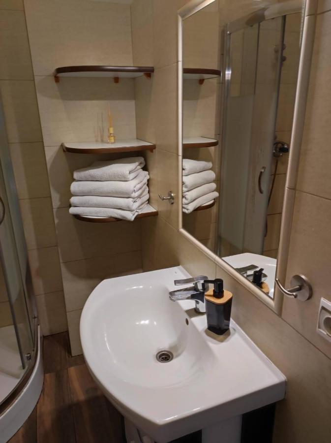 Apartament Przy Fontannie Neptuna Гданьск Экстерьер фото
